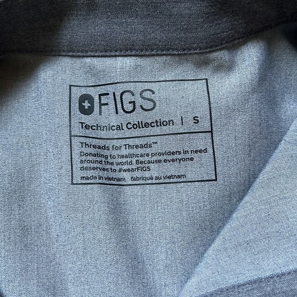Figs scrub oversized top and pants both small - Picture 4 of 5